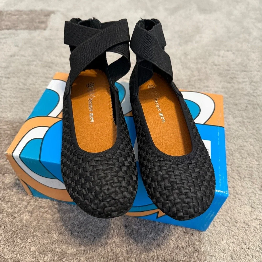 Bernie Mev Monica K Kids Black Elastic Ankle Strap Ballet Flats Size 32 Kids 1